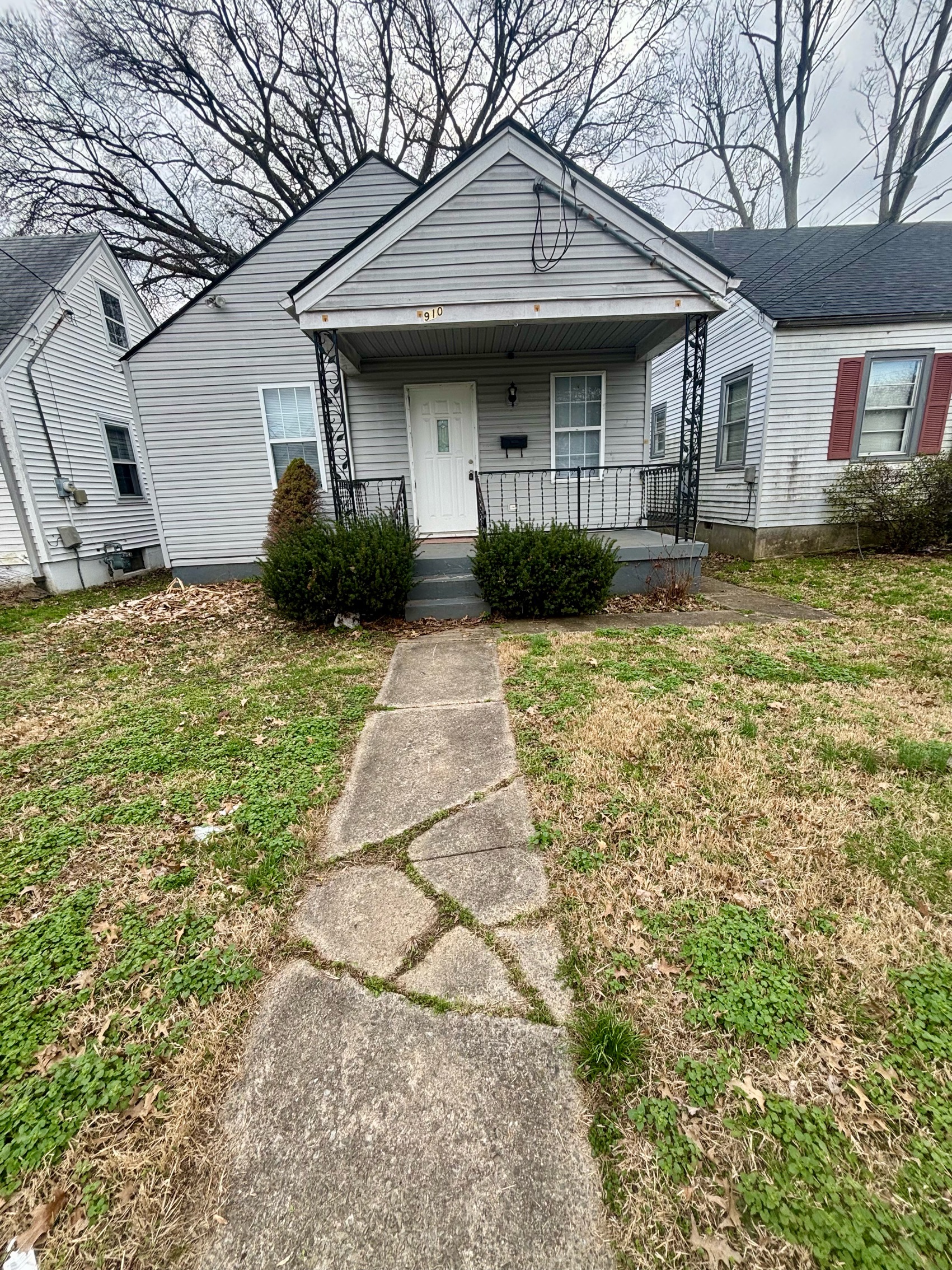 910 West Whitney Avenue
