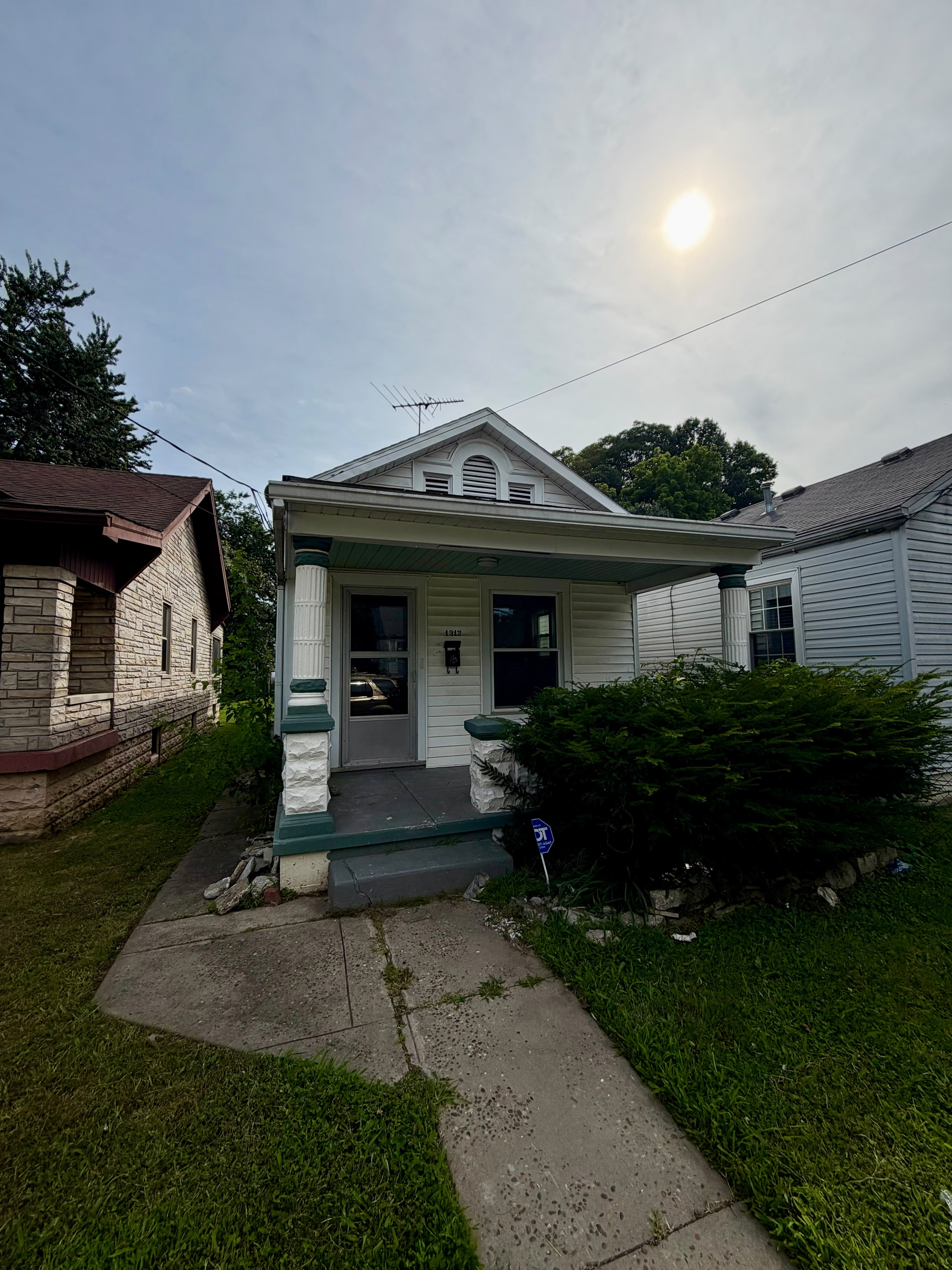 1312 Earl Avenue
